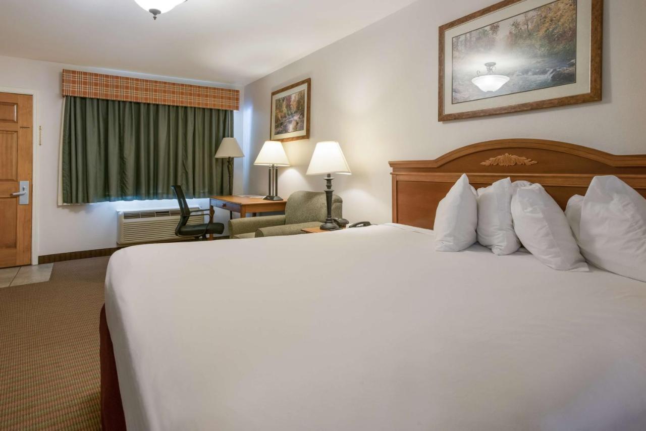 Surestay Hotel By Best Western Leesville Bagian luar foto